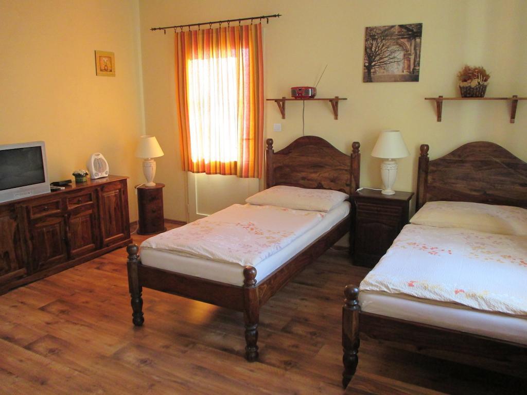 Penzion - U Stare Pekarny Hotel Bohumín Стая снимка